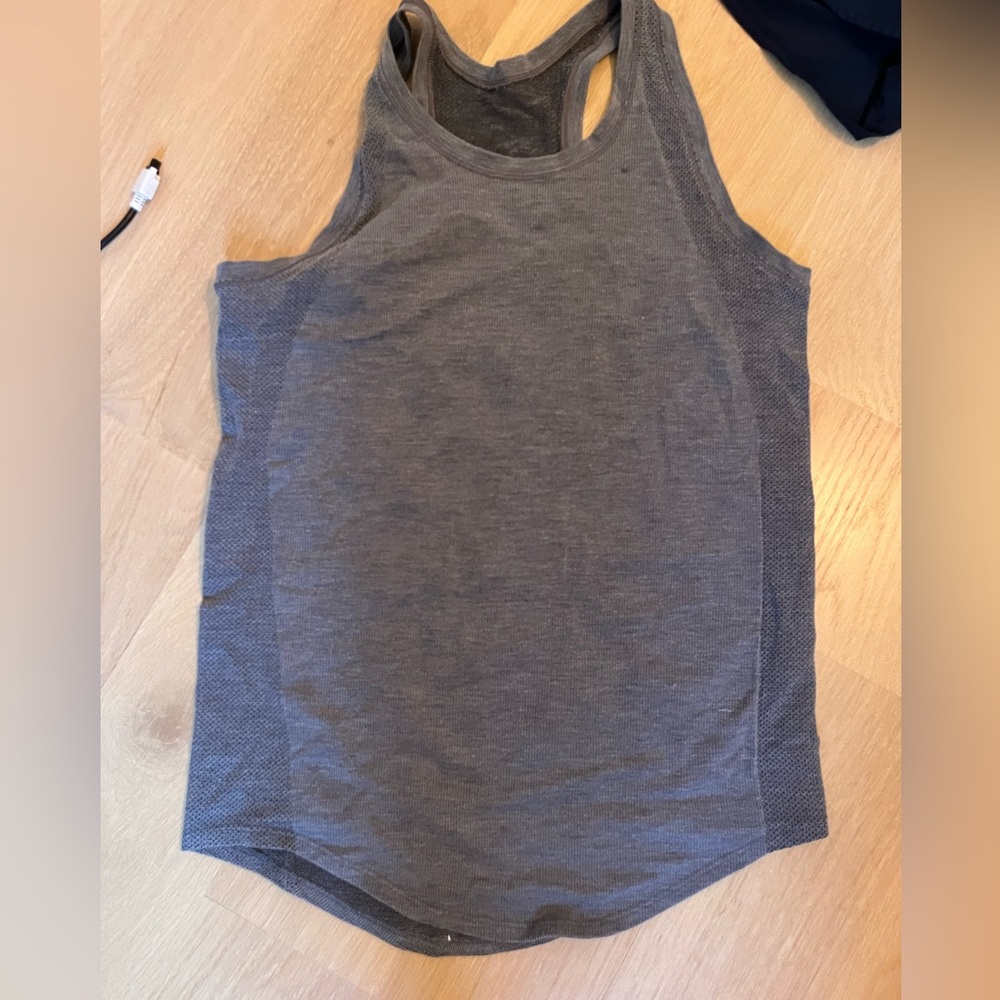 Lululemon tank